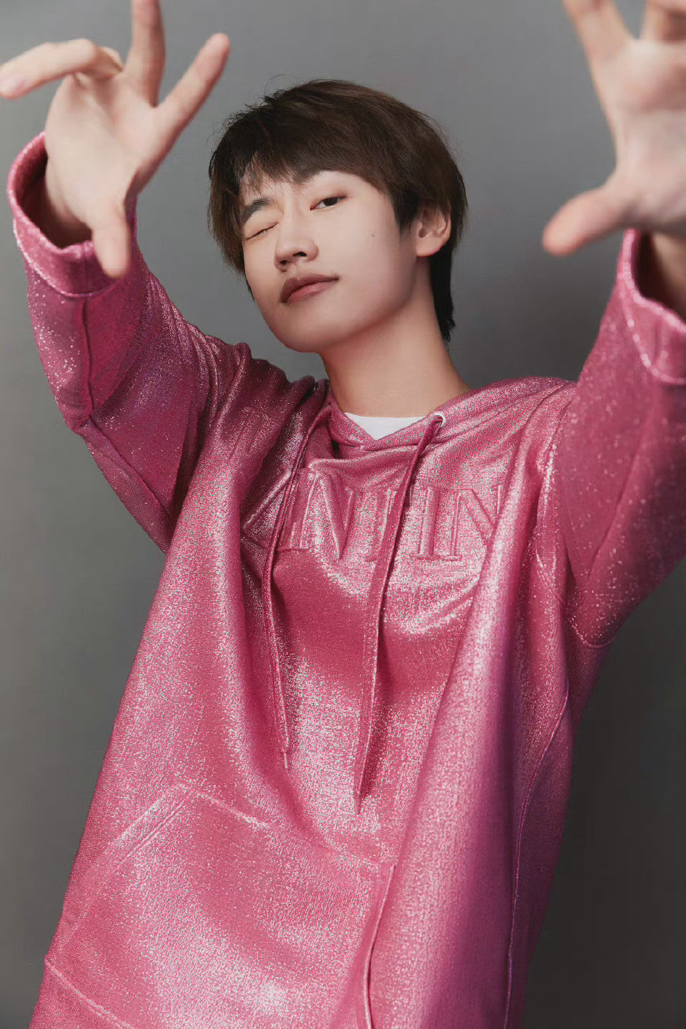 into1最新valentino活动大片