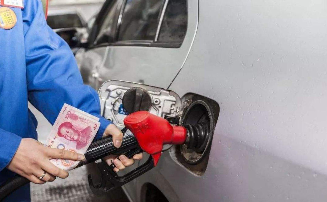 为什么汽车前半箱油烧得慢，后半箱油烧得快？网友：原来是这样的休闲区蓝鸢梦想 - Www.slyday.coM