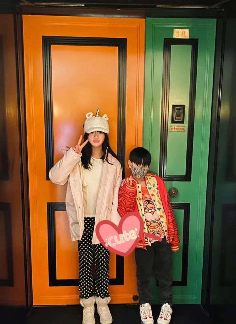 吴尊晒照称太太很欣赏谢娜娜姐双胞胎女儿生日派对现场疑曝光