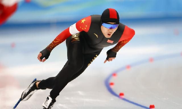 高亭宇的“幸运花枕头”！奥运冠军自带枕头比赛：枕头走哪带哪休闲区蓝鸢梦想 - Www.slyday.coM