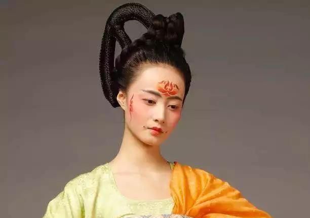 隋唐美人:除了花钿和斜红,我还有碎妆和螺子黛