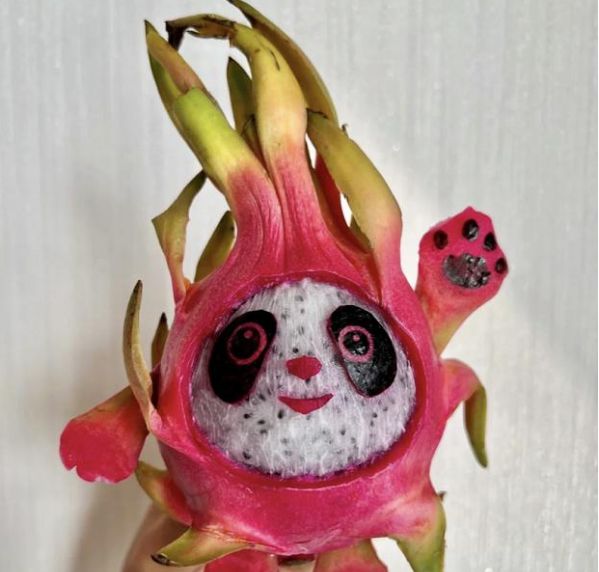 你是否见过啃出来的冰墩墩？美术生就弄了一个，老师看到满脸懵休闲区蓝鸢梦想 - Www.slyday.coM