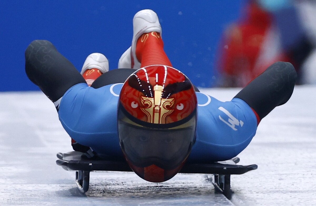 中国队再添奖牌冬奥会男子钢架雪车闫文港获得铜牌殷正第五