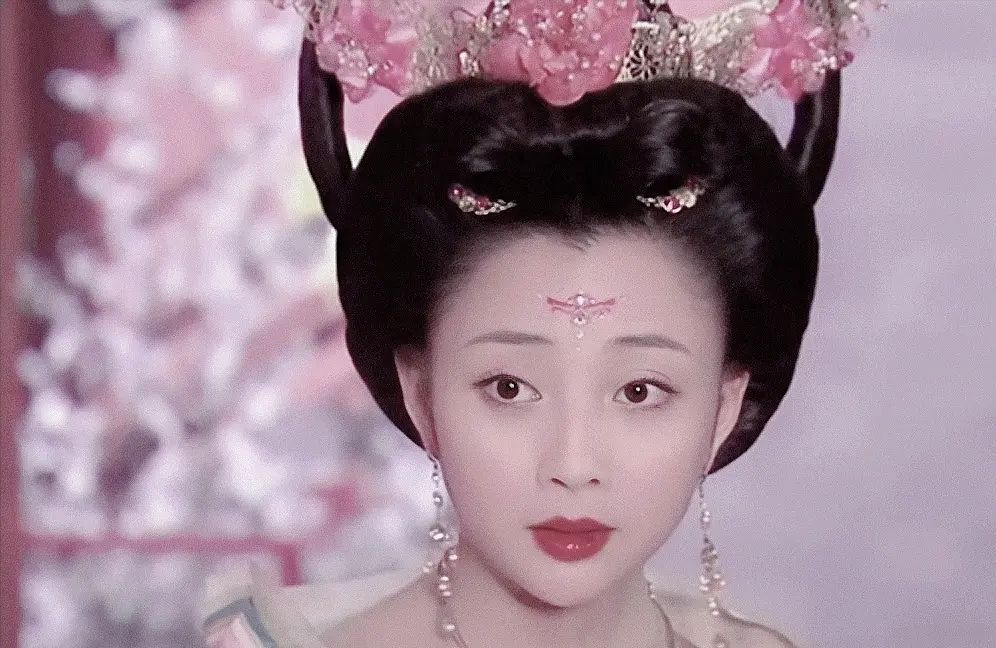隋唐美人:除了花钿和斜红,我还有碎妆和螺子黛