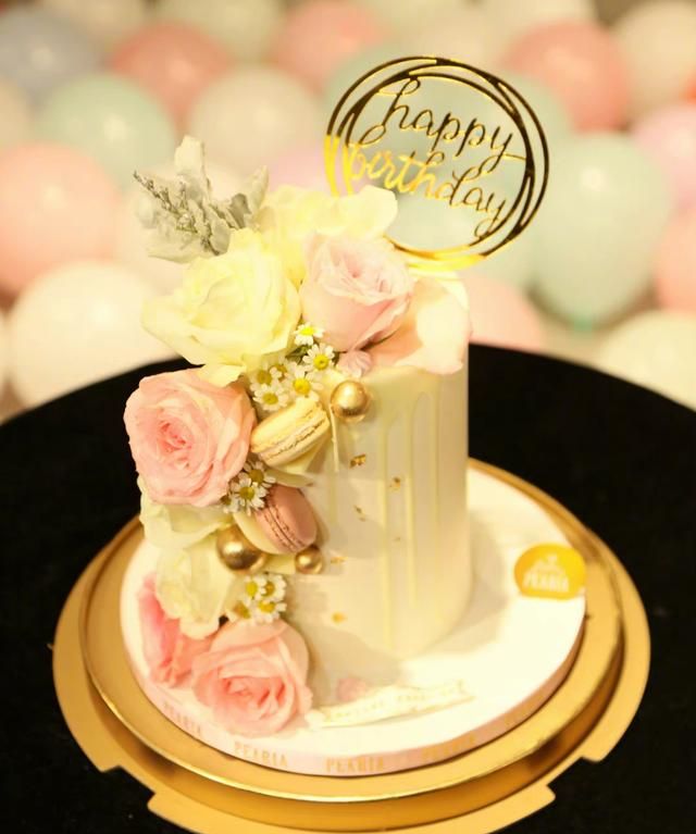 黄圣依喜迎39岁生日深夜晒照发文感慨老公杨子缺席庆生聚会