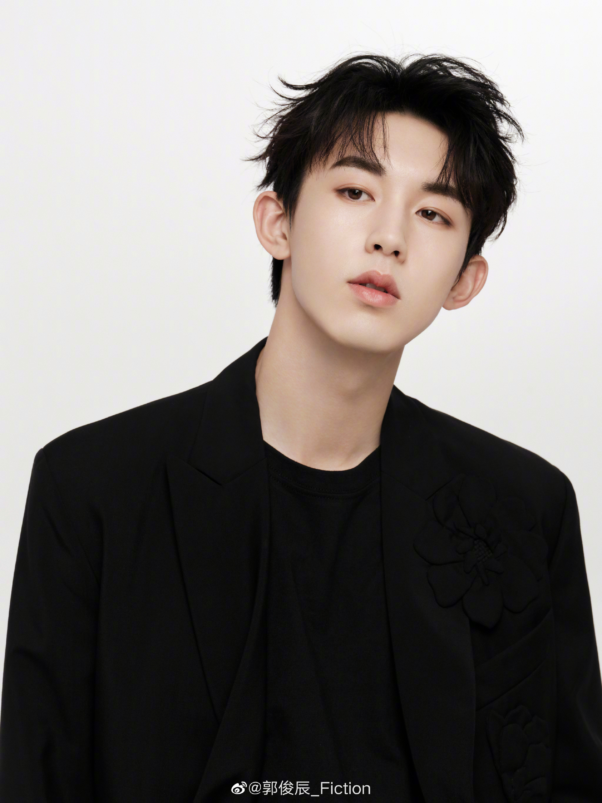 郭俊辰最新营业照咱就是说帅哥的颜值妥妥一个绝