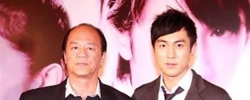 73岁狄龙近照，隐藏了39年的儿子，原来是熟悉的他休闲区蓝鸢梦想 - Www.slyday.coM