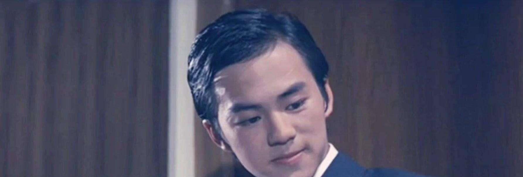 73岁狄龙近照，隐藏了39年的儿子，原来是熟悉的他休闲区蓝鸢梦想 - Www.slyday.coM
