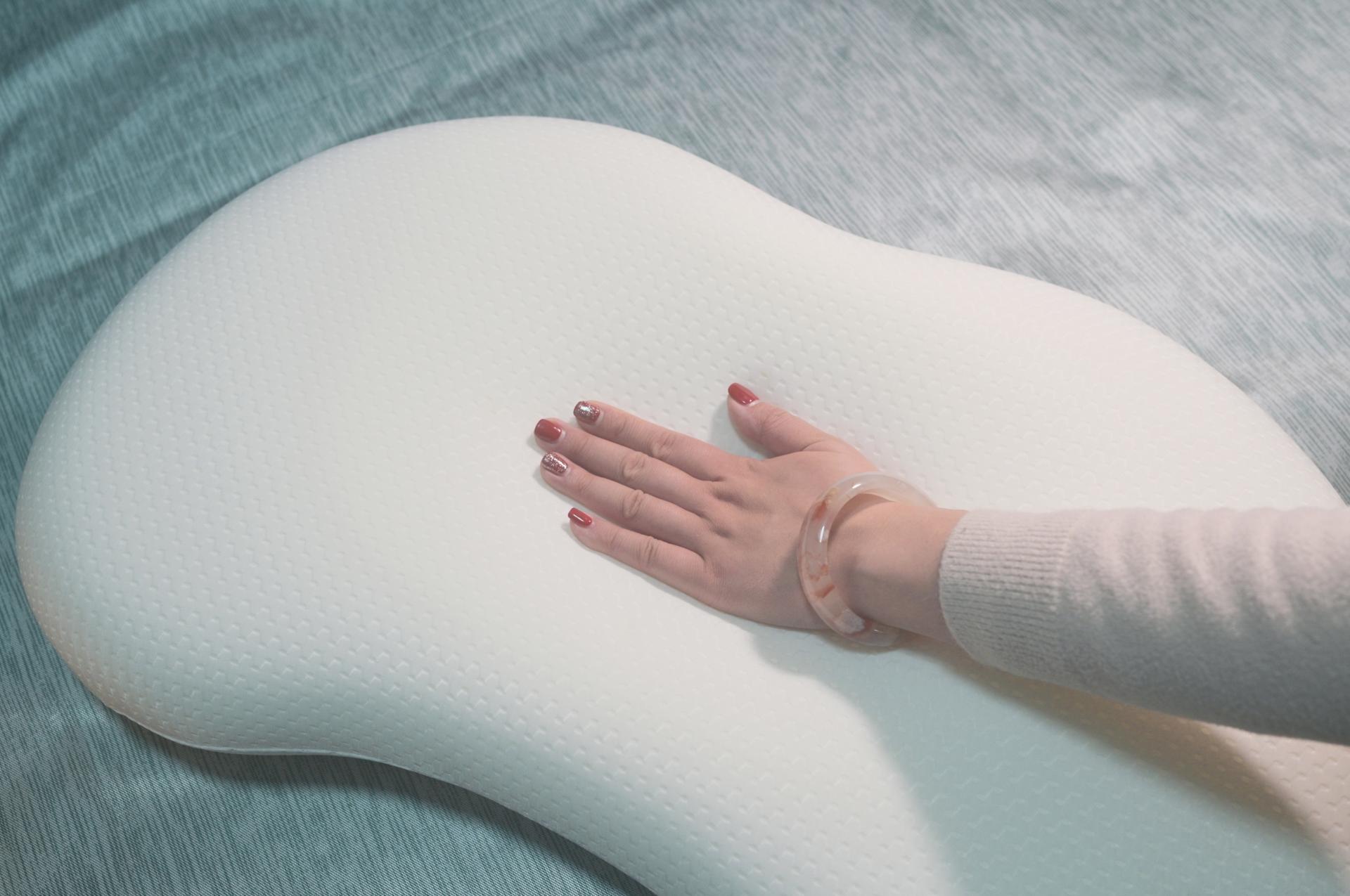 软、糯、甜的元气麻糬枕,让你的睡眠更浪漫休闲区蓝鸢梦想 - Www.slyday.coM 软、糯、甜的元气麻糬枕,让你的睡眠更浪漫休闲区蓝鸢梦想 - Www.slyday.coM