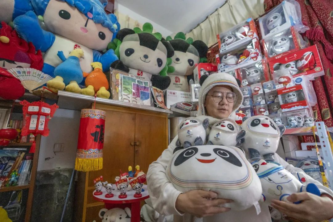 紧急提醒！有人说免费送冰墩墩，青岛网友激动坏了…朋友圈里疯转！先别转了，看完真相你会哭的休闲区蓝鸢梦想 - Www.slyday.coM