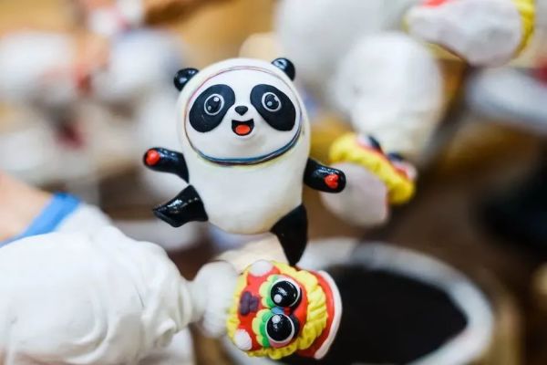 网警提醒：小心！骗子盯上“冰墩墩”了！已有多人被骗！休闲区蓝鸢梦想 - Www.slyday.coM