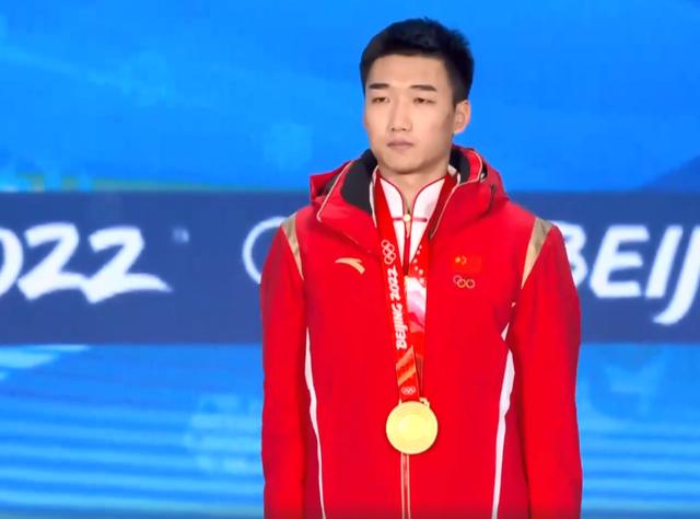 韩国亚军争议动作，高亭宇的回击很霸气，拒绝邀请他上冠军台合影休闲区蓝鸢梦想 - Www.slyday.coM