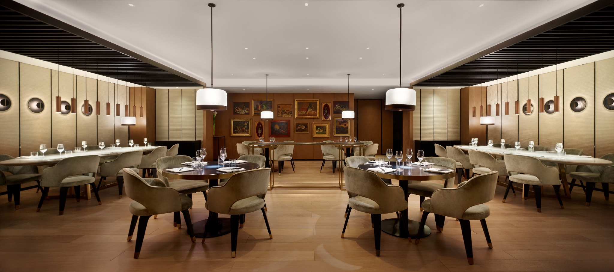 北京柏悦酒店63层锦庭餐厅和66层北京亮餐厅在情人节到来之际推出"悦