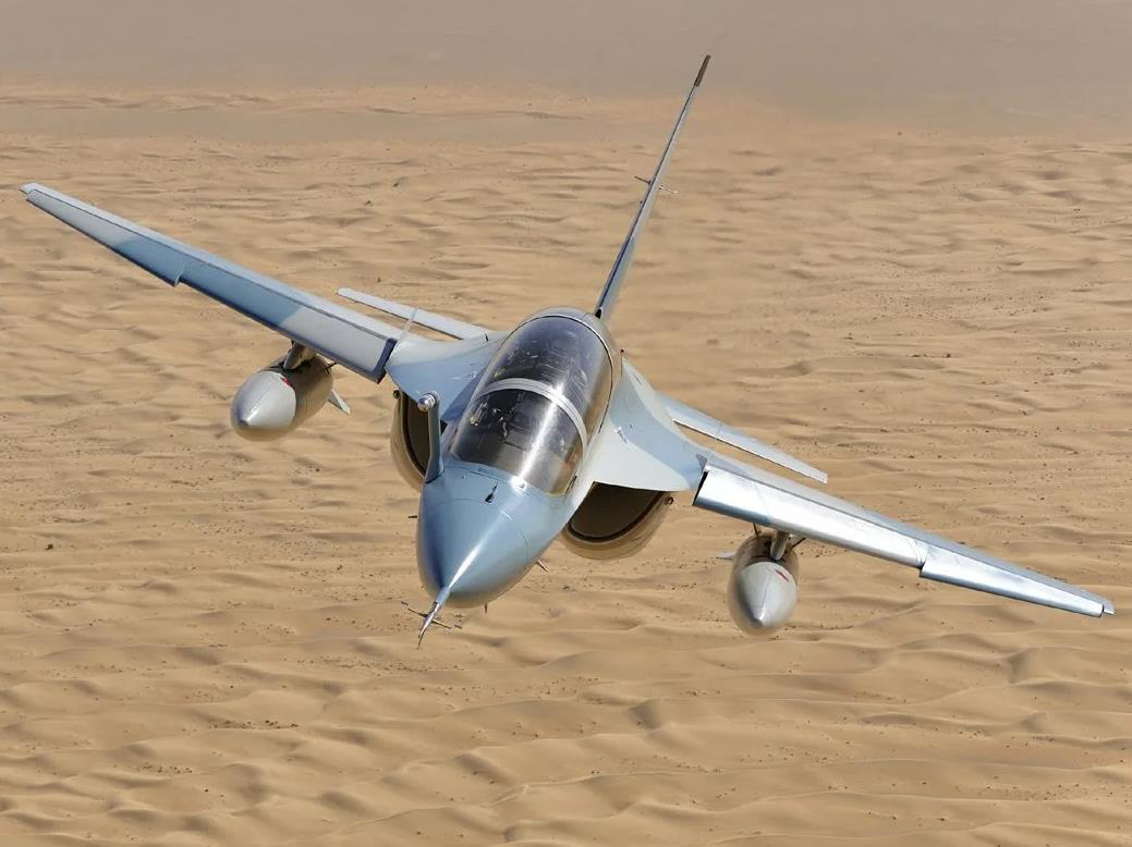 m-346型高级教练机,受到卡塔尔青睐,用于提升其飞行员能力!