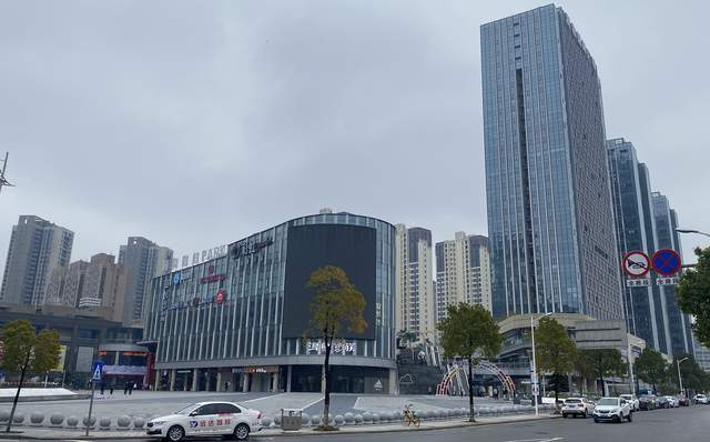 另一方面,拿回长沙大幅升值的项目,以此摆平钟金莲在邵阳近9个亿的