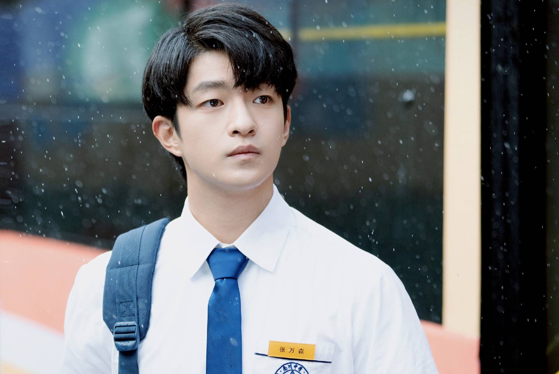 逆袭的屈楚萧仅凭一部一闪一闪亮星星就够了吗