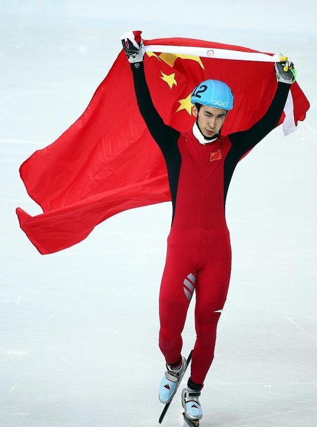 残缺的美!范可新铜牌亲吻冰面,武大靖B组第一签名照让人珍藏休闲区蓝鸢梦想 - Www.slyday.coM 残缺的美!范可新铜牌亲吻冰面,武大靖B组第一签名照让人珍藏休闲区蓝鸢梦想 - Www.slyday.coM