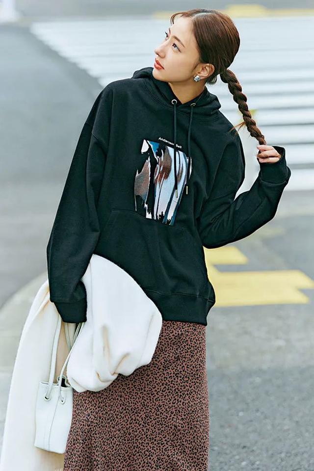 30女人如何穿卫衣建议试试混搭法则遇见更时髦的自己