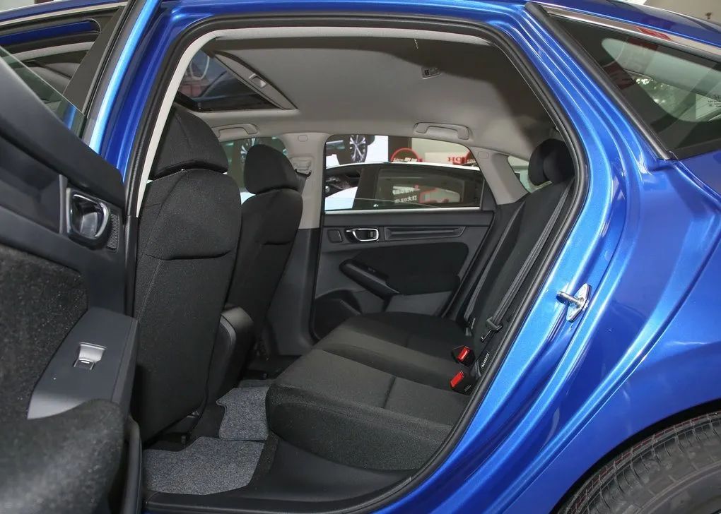 最受网友关注TOP10出炉！3系只配排第五？今年买车绝对绕不过！