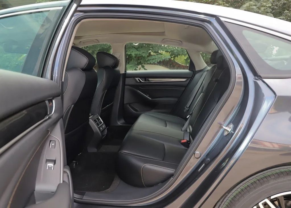 最受网友关注TOP10出炉！3系只配排第五？今年买车绝对绕不过！