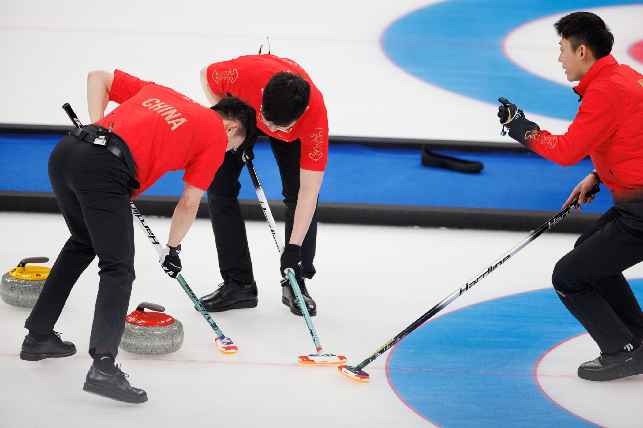 北京冬奥会·冰壶|中国男子冰壶队不敌英国队无缘三连胜|中国队|北京