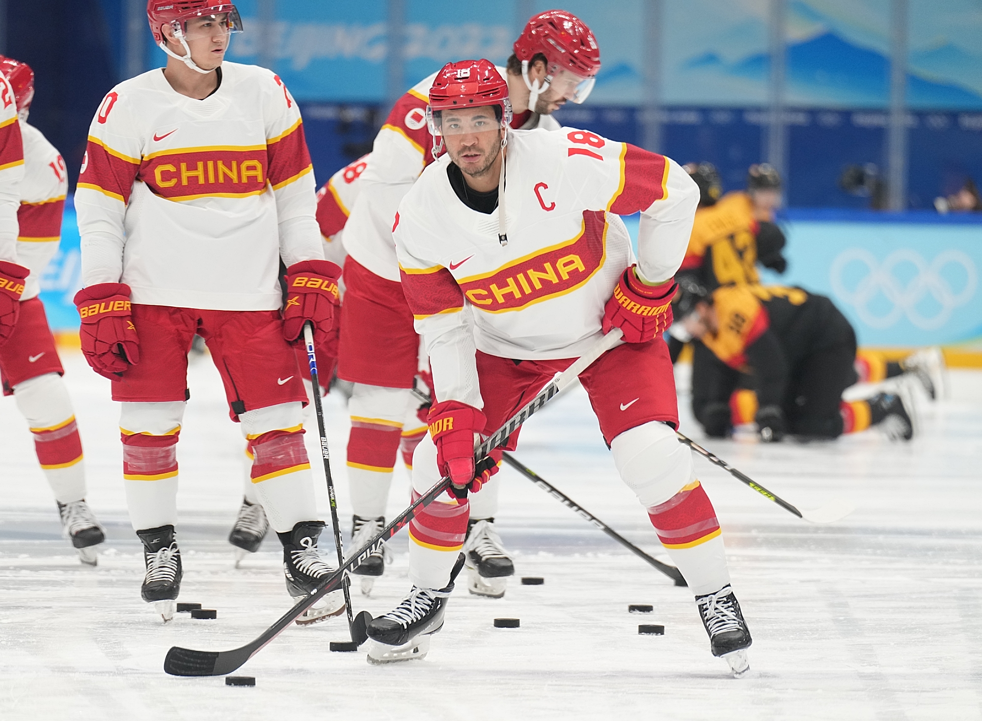 男冰"中国队长"的冬奥心愿|冰球|nhl_新浪新闻