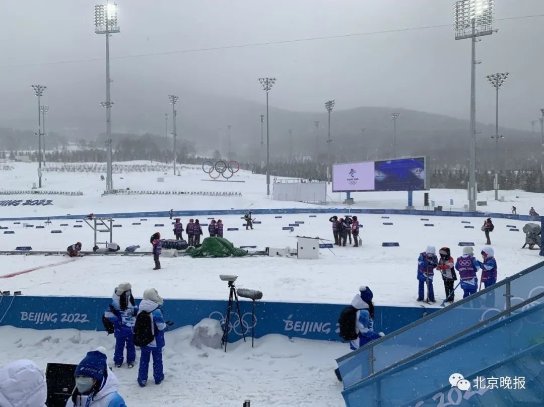 赛场内外堆雪人大赛开始了！外国记者说：“下雪的北京很美”休闲区蓝鸢梦想 - Www.slyday.coM