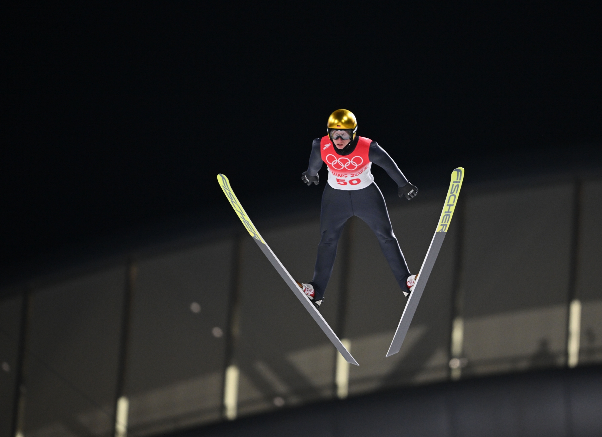 跳台滑雪男子个人大跳台挪威选手夺冠