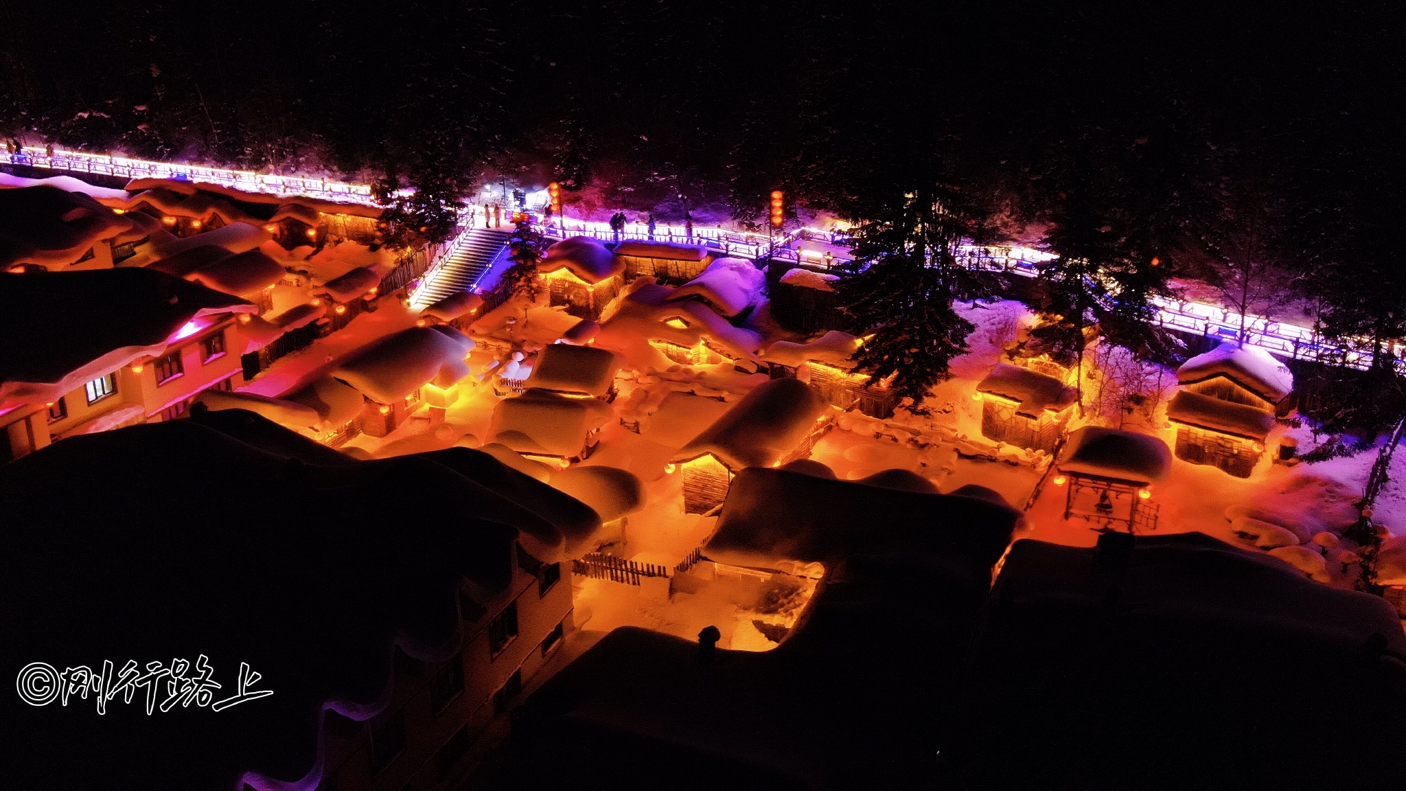 雪乡的夜景,童话世界里夜晚的样子|雪乡|童话世界|夜景_新浪新闻