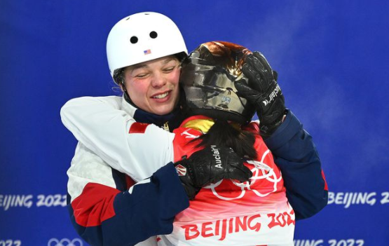 领跑全场,最后一跳失误!美国名将见证徐梦桃绝杀夺金:为你自豪休闲区蓝鸢梦想 - Www.slyday.coM 领跑全场,最后一跳失误!美国名将见证徐梦桃绝杀夺金:为你自豪休闲区蓝鸢梦想 - Www.slyday.coM