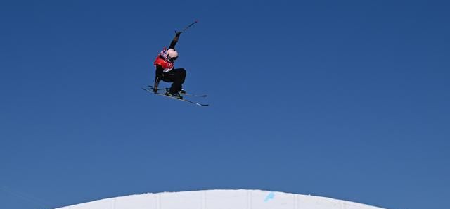 预赛第三!谷爱凌再进决赛,场边淡定吃饼,卫冕冠军出局休闲区蓝鸢梦想 - Www.slyday.coM