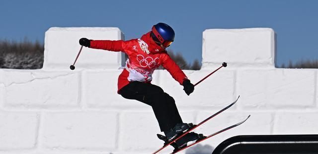 预赛第三!谷爱凌再进决赛,场边淡定吃饼,卫冕冠军出局休闲区蓝鸢梦想 - Www.slyday.coM