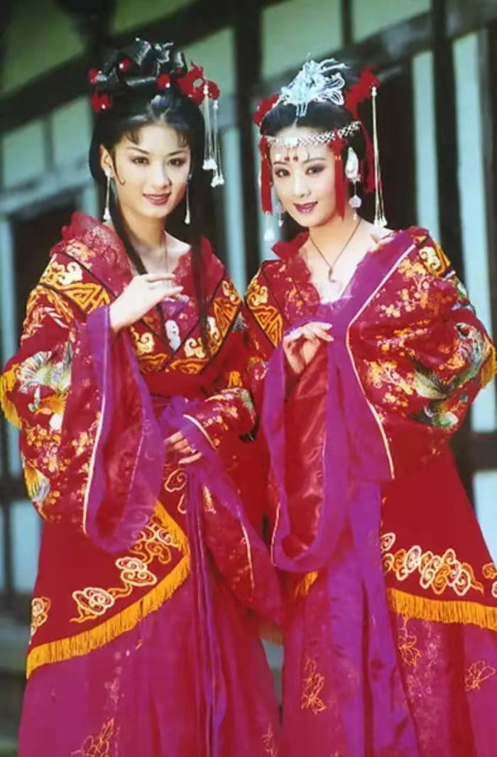 《上错花轿嫁对郎》翻拍,新女主像丫鬟,与黄奕巅峰美貌差距大休闲区蓝鸢梦想 - Www.slyday.coM 《上错花轿嫁对郎》翻拍,新女主像丫鬟,与黄奕巅峰美貌差距大休闲区蓝鸢梦想 - Www.slyday.coM