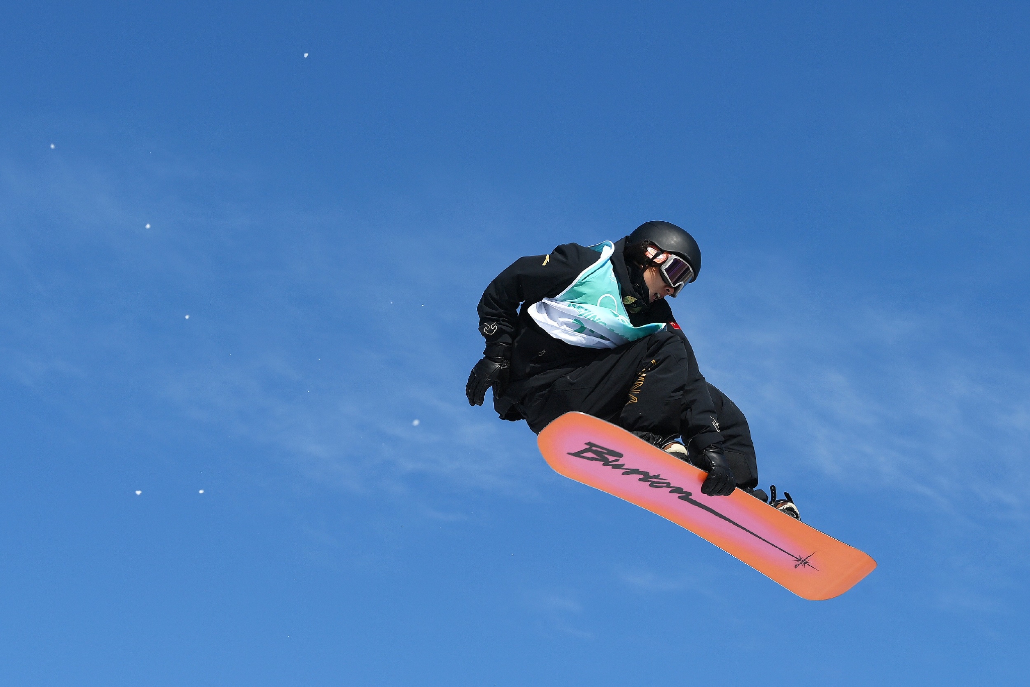 25分,晋级单板滑雪大跳台决赛|苏翊鸣|跳台|单板滑雪_新浪新闻