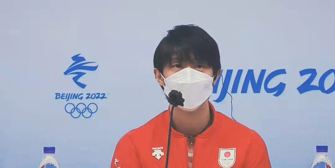 羽生结弦是多么的有礼貌！柚子上台不停地鞠躬，下台三步一鞠躬！休闲区蓝鸢梦想 - Www.slyday.coM