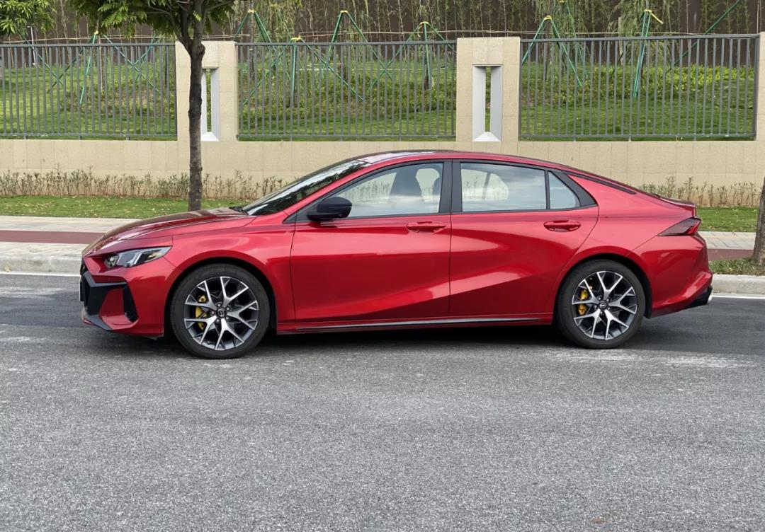 最快6.2秒破百！这3款性能小钢炮，你会怎么选？