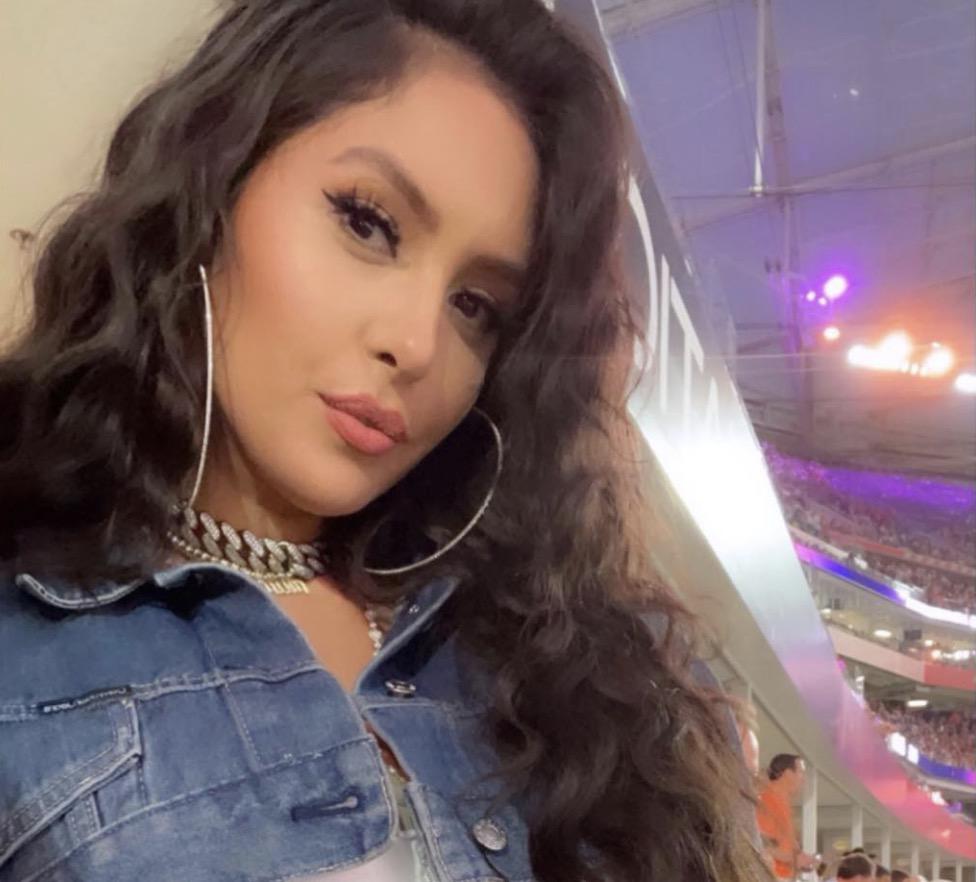 布莱恩特今日也来到比赛现场观看比赛,同时她还在个人 instagram