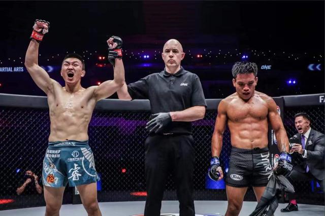 钢铁般的意志!陈睿血拼到最后一秒,击败新西兰“泰森”!休闲区蓝鸢梦想 - Www.slyday.coM 钢铁般的意志!陈睿血拼到最后一秒,击败新西兰“泰森”!休闲区蓝鸢梦想 - Www.slyday.coM