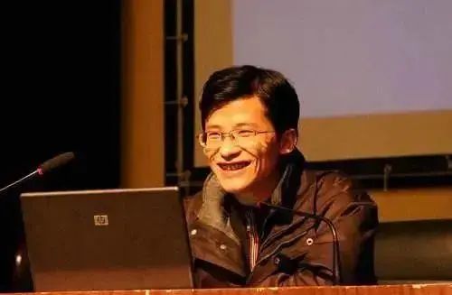 对儿媳不满,婆婆持刀割头夺命,自首后被判死刑,妈宝男惹的祸?休闲区蓝鸢梦想 - Www.slyday.coM