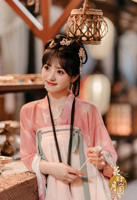 《上错花轿嫁对郎》翻拍,新女主像丫鬟,与黄奕巅峰美貌差距大休闲区蓝鸢梦想 - Www.slyday.coM 《上错花轿嫁对郎》翻拍,新女主像丫鬟,与黄奕巅峰美貌差距大休闲区蓝鸢梦想 - Www.slyday.coM