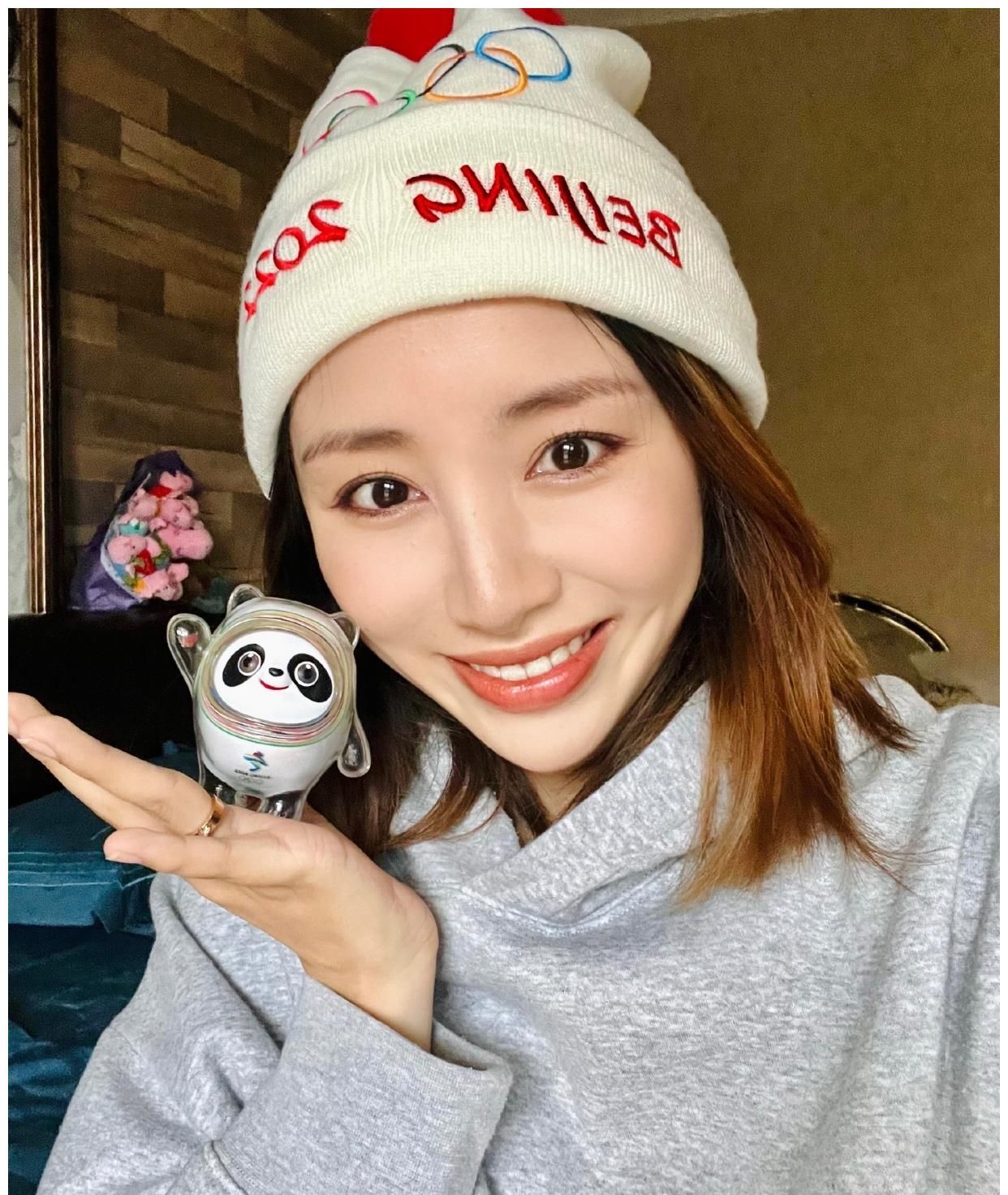 体操女神怀孕9个月即将分娩,一胎曾因母乳太多而烦恼|周捷|邹凯|体操