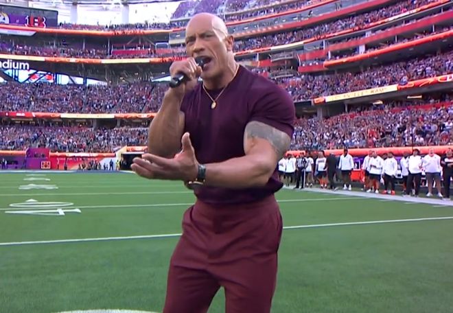 巨星云集詹姆斯比伯詹娜现场观战超级碗比赛