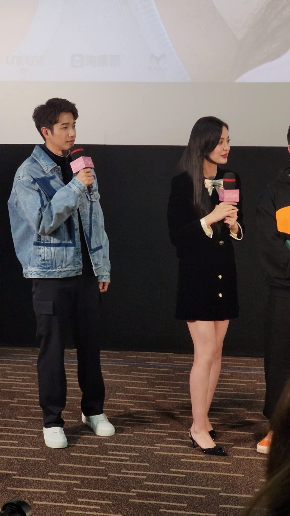 粉丝想锁住古力娜扎和刘以豪这对银幕情侣!__财经头条