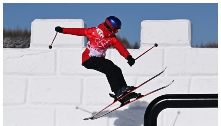 57.28分!谷爱凌第一轮发挥欠佳,冲击自滑女子坡面障碍技巧休闲区蓝鸢梦想 - Www.slyday.coM