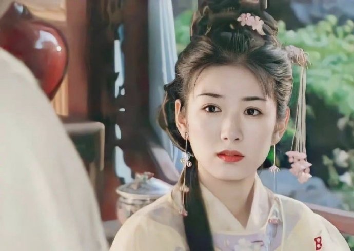 《上错花轿嫁对郎》翻拍,新女主像丫鬟,与黄奕巅峰美貌差距大休闲区蓝鸢梦想 - Www.slyday.coM 《上错花轿嫁对郎》翻拍,新女主像丫鬟,与黄奕巅峰美貌差距大休闲区蓝鸢梦想 - Www.slyday.coM