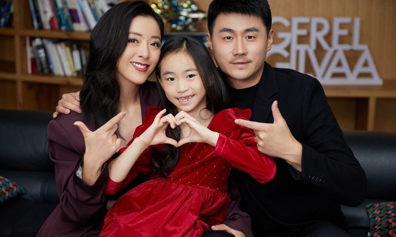 黄小蕾分享全家福庆祝结婚八周年 称终于熬过了七年之痒|刘磊|黄小蕾