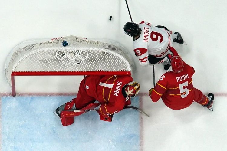 中国男子冰球0比5不敌加拿大，三战皆负结束小组赛休闲区蓝鸢梦想 - Www.slyday.coM