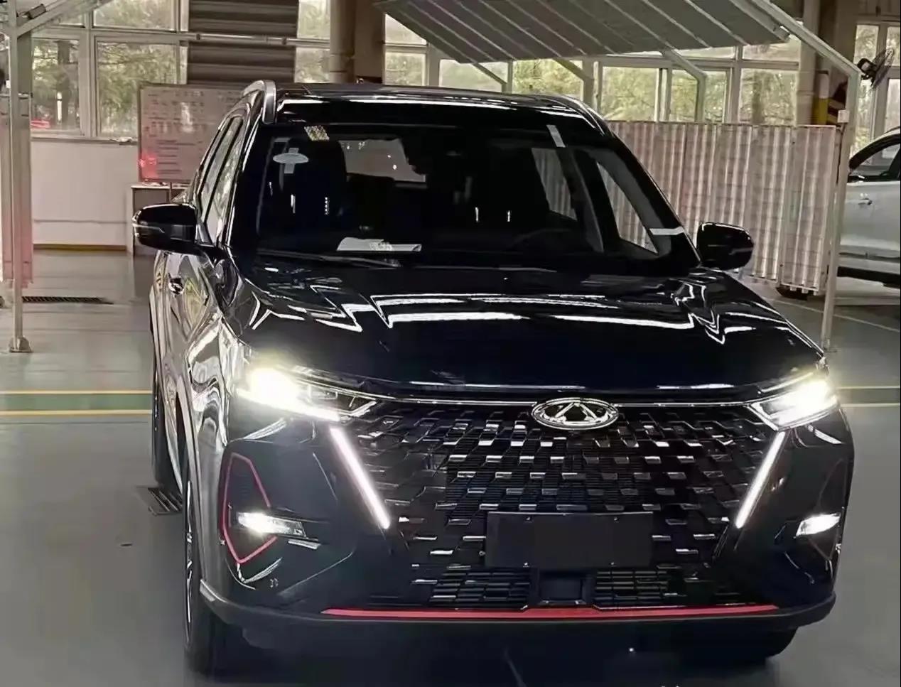 新款奇瑞瑞虎8实车外观霸气大嘴中网还有獠牙灯20t动力