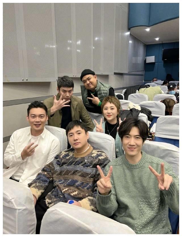 马丽罕见晒全家福过情人节表白老公许文赫1岁多儿子长高不少