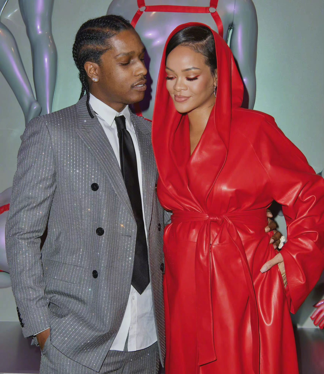 最新街拍当地时间2月12日蕾哈娜和男友现身洛杉矶